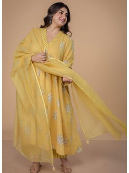 The Indian Ethnic Co. - Sakhi Yellow Dabu Slub Cotton Kali Kurta