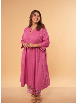 The Indian Ethnic Co. - Kusha Pink Solid Slub Cotton Jhabbha Kali Kurta