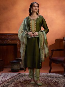 Women Plus - Green Embroidered Viscose Silk Kurta with Pant & Dupatta