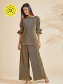 Olive color option, Currently selected