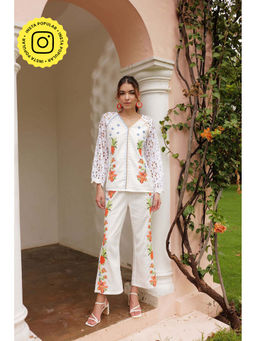 BOHO-CHIC By Sukriti Jain - White Blooming Garden Top with Pants Co-Ord (Set of 2)
