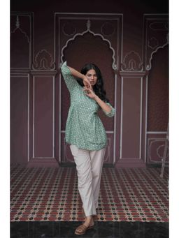 Do Dhaage - Green Printed V-Neck Top