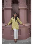 Yellow color option, Currently selected