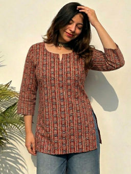 Surhi - Brown Floral Round Neck Tunic