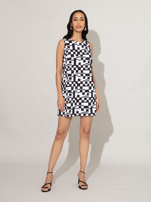 Buy Twenty Dresses by Nykaa Fashion Black And White Geometric Printed Shift  Dress Online