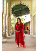 Red color option, Sold out, Currently selected
