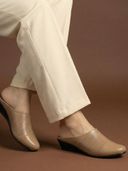 Beige color option, Currently selected