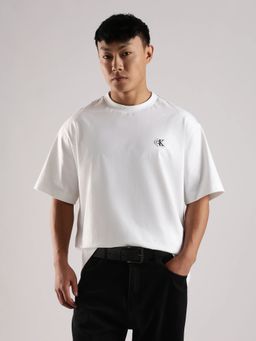 Calvin Klein - Men White Solid Relaxed Fit Cotton T Shirt