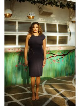 Echke - Dress with One Sleeve and Zipper Feature