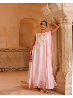 Bannhi by Priyanka Rathore - Women'S Pink Chanderi Kurta with Crop Top with Pant and Dupatta