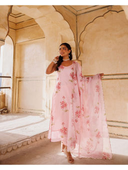 Bannhi by Priyanka Rathore - Women'S Pink Kota Doriya Kurta with Pant and Dupatta