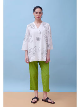 Mantra - Women Green Cotton Embroidered Kurta with Pant