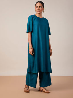 Mantra - Women Turquoise Silk Blend Solid Kurta with Palazzo