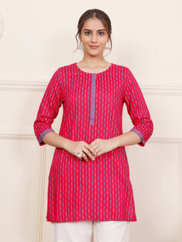 SAVI - Pink Viscose Rayon Printed Short Kurti