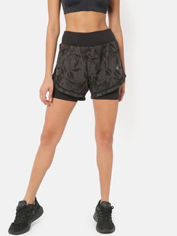 CULT - High Waist Shorts