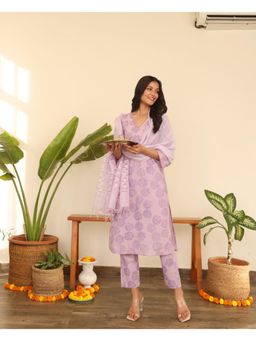 Bud & Tulip - Purple Rose Stairght Kurta and Pant with Dupatta (Set of 3)