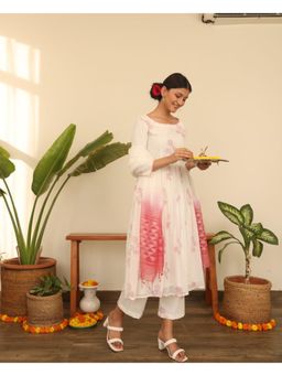 Bud & Tulip - White Check Sona Kurta with Pant and Dupatta (Set of 3)