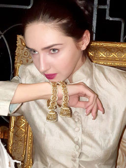 Odette - Elegant White Pearl Bracelet