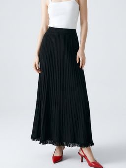 Outzidr - Black Long Flared Pleated Skirt