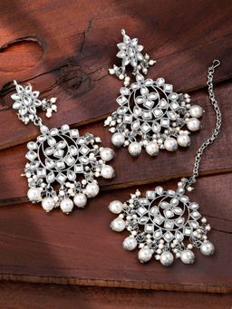 Peora - Gold Plated Traditional Kundan Dangling Pearl Beads Maangtikka Jewellery