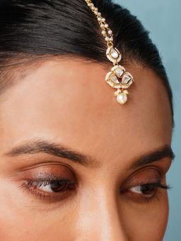 Abdesigns - Elite Gold Plated Kundan Pearl Floral Maangtikka