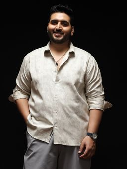 Instafab Plus - Men Off-White Splash-Jacquard Shirt