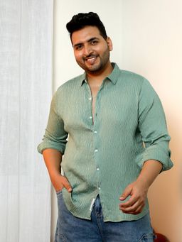 Instafab Plus - Men Aqua Green Solid Creased-Tactile Shirt