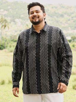 Instafab Plus - Men Onyx Black Cloudy-Panel Jacquard Shirt