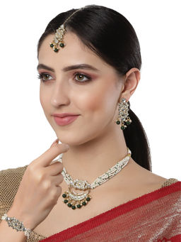 Karatcart - Gold Plated Green Bead Studded Kundan Choker Necklace Set with Bracelet