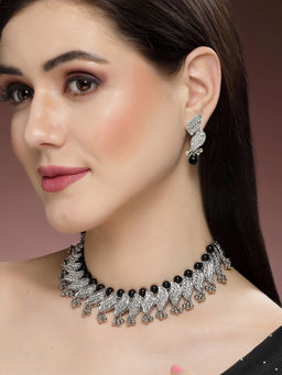 Karatcart - Silver Plated Kundan and Black Bead Jewellery Set for Women