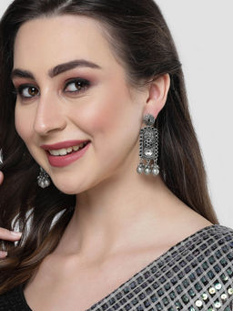 Karatcart - Oxidised Silver Floral Black Stone Drop Earring for Women