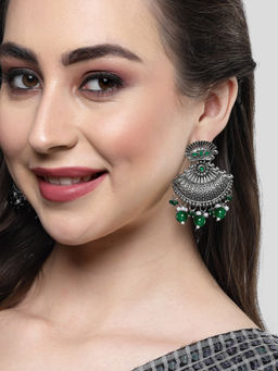 Karatcart - Oxidised-Silver Green Stone Dangler Earring for Women