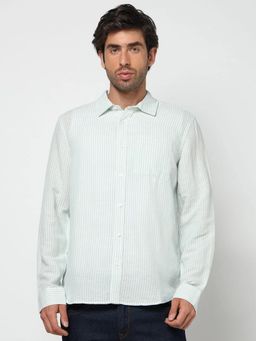 GAP - Men Blue Vertical Stripes Spread Collar Shirt