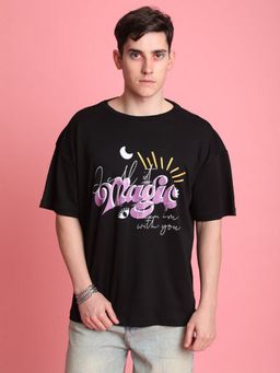 Bene Kleed - Men Black Graphic Printed Extended Sleeves Raw Edge Oversize T-shirt