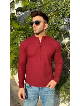 GRITSTONES - Men Maroon Self Waffle Knit Henley T-Shirt