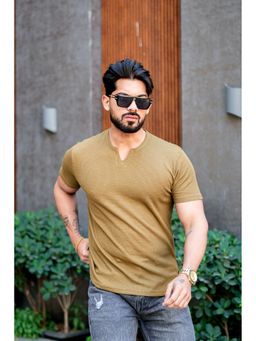 GRITSTONES - Men Gold Waffle V Neck T-Shirt