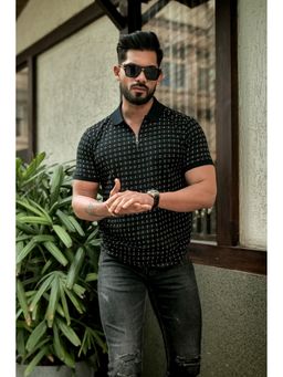 GRITSTONES - Men Black Self Design Polo T-Shirt