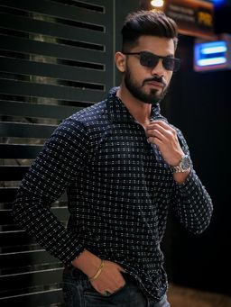 GRITSTONES - Men Black Self Design Polo T-Shirt