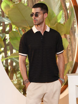 CAHOOT - Men Black Textured Finish Half Sleeve Regular Fit Casual Polo T-Shirt
