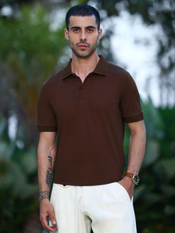 CAHOOT - Men Dark Brown Solid Style Half Sleeve Regular Fit Casual Polo T-Shirt