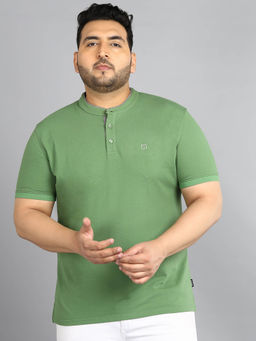 Urbano Plus - Mens Green Solid Regular Fit Half Sleeve Cotton T-Shirt With Mandarin Collar