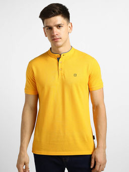 Urbano Fashion - Mens Yellow Solid Slim Fit Half Sleeve Cotton T-Shirt With Mandarin Collar