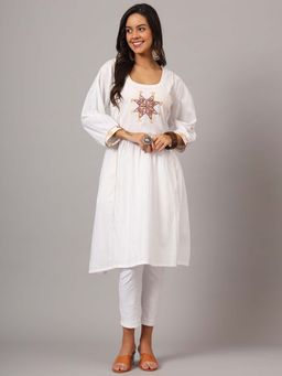 DART STUDIO - White Hand Embroidered Kurta