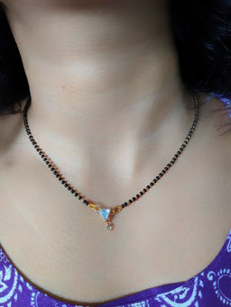 Digital Dress Room - Ad Triangle Pendant Short Mangalsutra