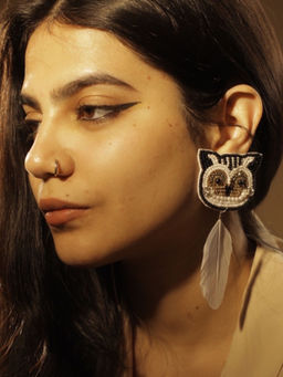 Digital Dress Room - Black & White Beaded Cat Stud Earrings