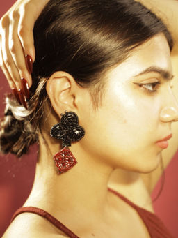 Digital Dress Room - Beaded Club And Spade Tash Party Earrings