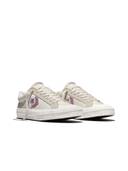 Off White color option, Currently selected