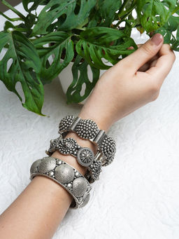 Teejh - Ratna Stacked Bracelet (Set Of 3)