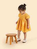 Yellow color option, Currently selected