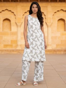 Rangita - Women White Printed Kurta and Pant